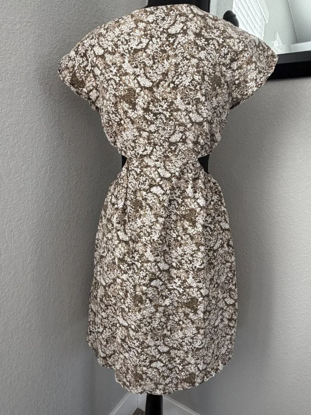 RAILS Nyla Cutout Cotton V Neck Dress Olive Vine Green Small - Picture 7 of 15